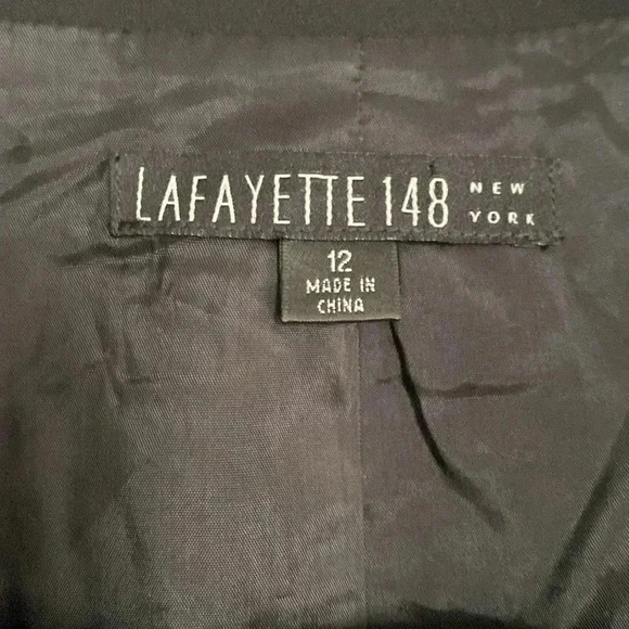 Lafayette 148 women’s black blazer - size 12 - wool blend - 2 button closure - Picture 2 of 6